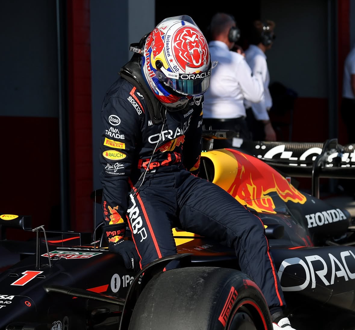 Max Verstappen explains RB21 balance issues.